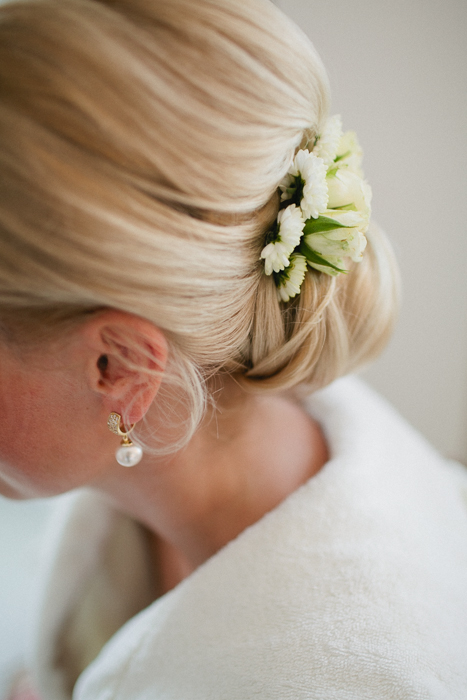 Ella Ju  {{ service.link }}